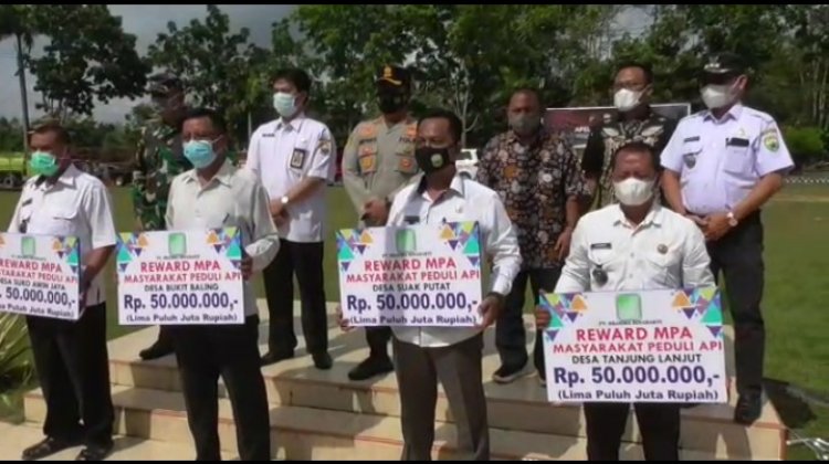 Berhasil Cegah Karhutla, 4 Desa di Muarojambi Ini dapat Reward Puluhan Juta dari Perusahaan