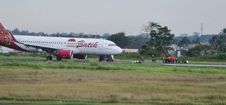 Sempat Terbang, Pesawat Batik Air Mendarat Darurat Balik lagi ke Bandara Jambi