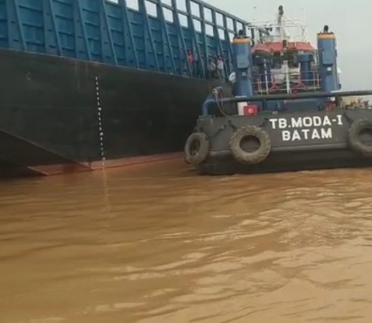 Satu ABK Terjatuh dari Tongkang di Muarojambi, Ini Identitasnya