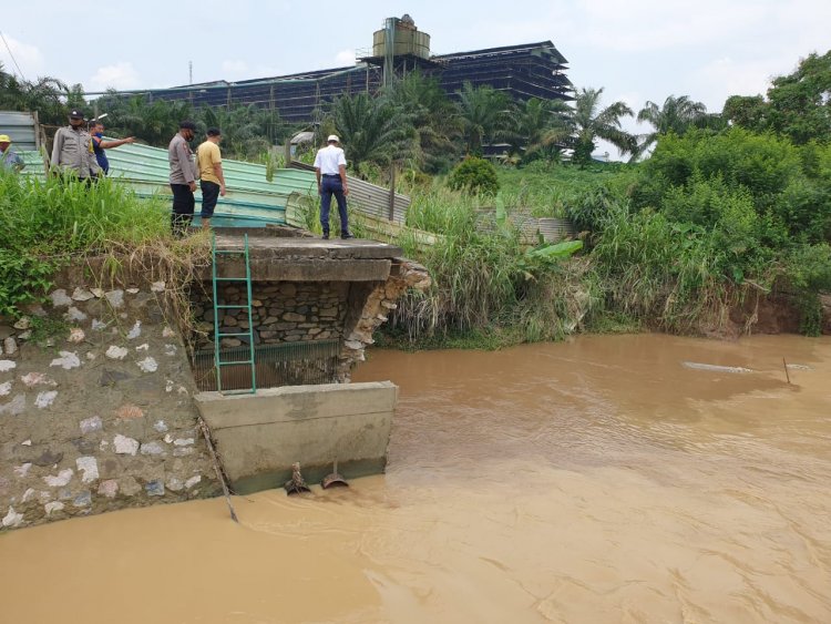 Nahas! Dua Pekerja Tambang Emas Ilegal Tertimbun Longsor di Sungai Tukum Bungo-Jambi