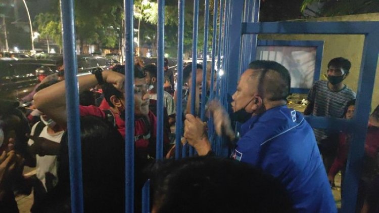 Massa Unjuk Rasa di DPP Demokrat Minta Tak Libatkan Mahasiswa