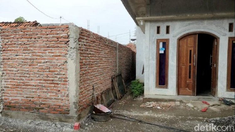 VIRAL! Bangun Rumah Tutup Akses Jalan, Empat KK di Pemalang Terisolir