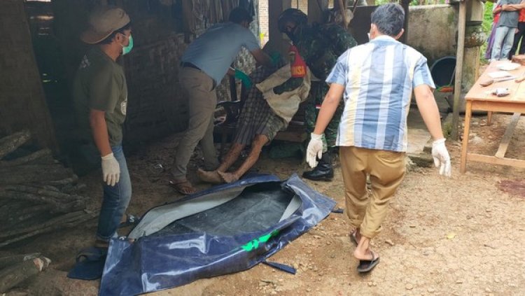 Usai Tebas Kepala Ayah, Pria Ini Bawa Keliling Kampung: Nih Kak, Bapak Aku Bunuh