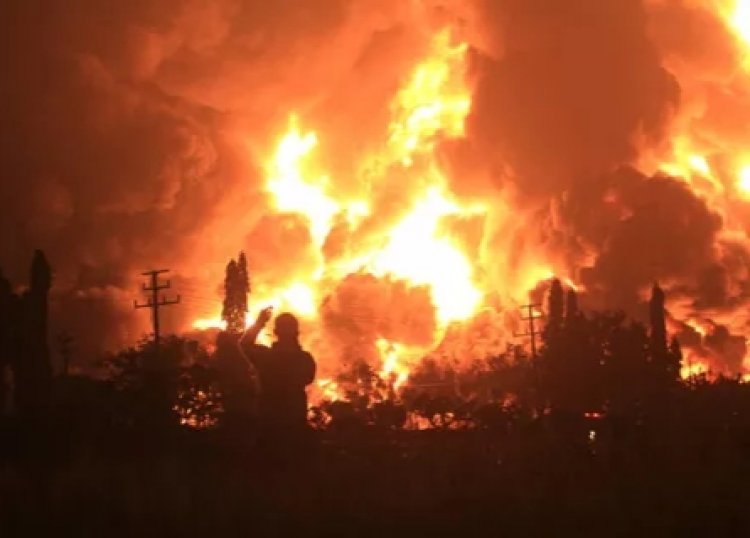 Begini Keganasan Kebakaran Kilang Minyak Indramayu Hingga Membuat Ratusan Warga Mengungsi