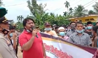 Ratusan Warga Rantau Pandan Demo Jalan Tambang, Minta KBPC Keluar dari Desa Mereka