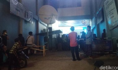 Duh! Warga Rela Mengantri Tengah Malam Demi Duit Rp 1,2 Juta