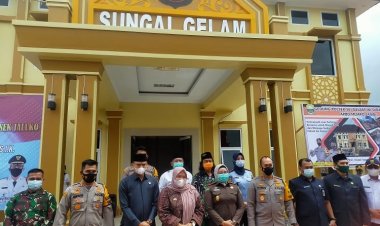 Bupati Masnah Bersama Kapolda Resmikan Gedung Kantor Polsubsektor Sungai Gelam