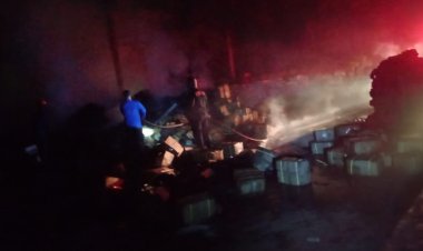 Baru Saja!!!Pabrik Arang Briket di Muarojambi Terbakar