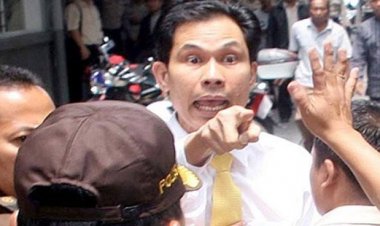 Kok Viral! CCTV 'Munarman Bersama Lily Sofia' di Hotel? Pengacara: Menambah Pahala Beliau Digibahi