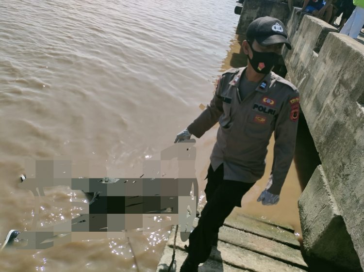 Gempar, Warga Temukan Mayat Mengapung di Senyerang Tanjab Barat