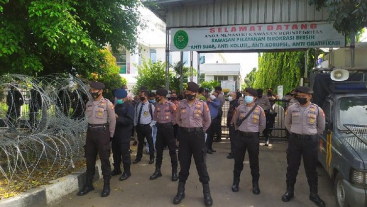 Sidang Putusan Sela Habib Rizieq, PN Jaktim Dijaga Ketat