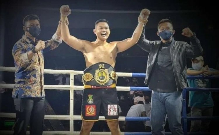 Bukan Kaleng-kaleng! Juara Tinju Kelas Berat Roboh Versus Prajurit Paspampres