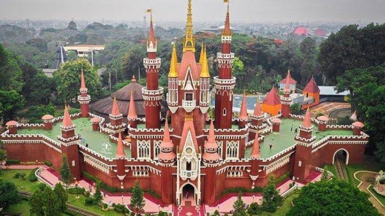 TMII Merugi hingga Rp50 Miliar, Moeldoko: Pemerintah Ambil Alih