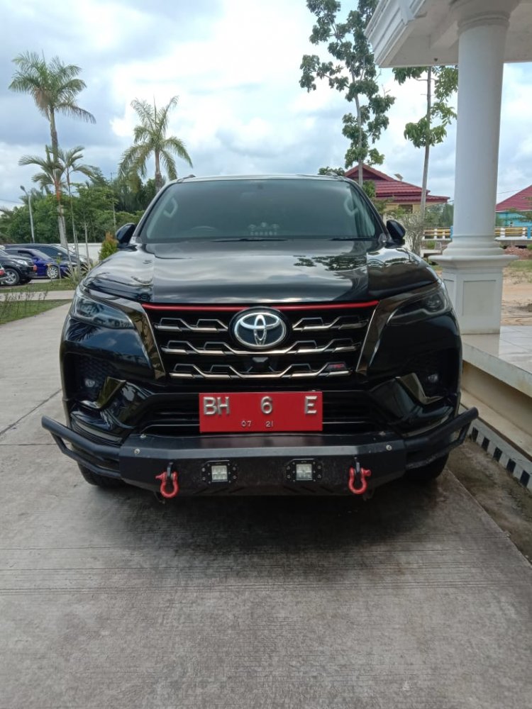 Di Saat yang Lain Pangkas Anggaran, Pemkab Tanjab Barat Malah Beli Mobnas Baru untuk Sekda