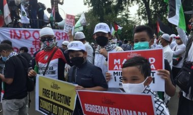 Anak-anak Hadiri Aksi Bela Palestina, Orang Tua: Sedari Kecil Saya Kenalkan Agar Mencintai Sesama Muslim!