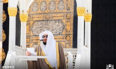 Syeikh Bandar Al Baleelah Khatib Masjidil Haram Diserang Seorang Pria Saat Khotbah
