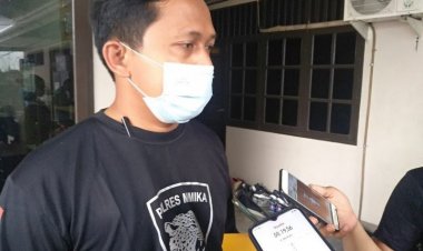 Viral! Adegan Mesum Bidan PNS dengan Selingkuhan di Mobil, Polisi Buru Penyebar Video....