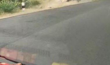 Viral! Truk Tangki Pertamina Nyungsep Parit di Madiun