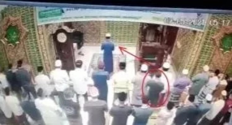 Viral! Imam Masjid Ditampar Orang Misterius Saat Qunut Sholat Subuh