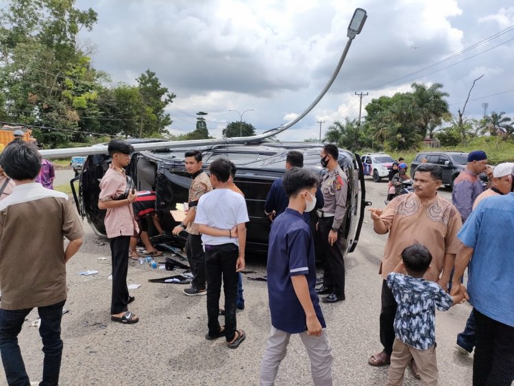 Sopir Mengantuk, Mantan Bupati Bungo Sudirman Zaini Terlibat Kecelakaan, Begini Kondisinya...