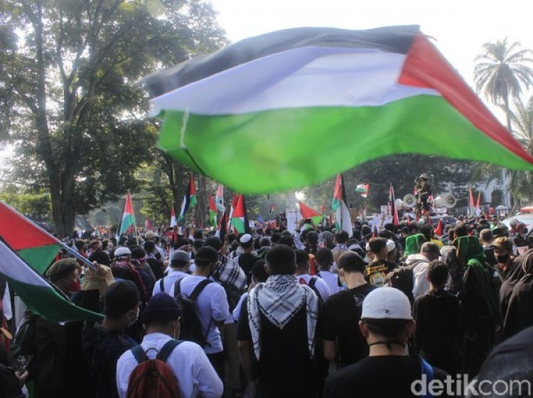 Aksi Bela Palestina, Ribuan Massa di Bandung Turun ke Jalan: Menuntut OKI untuk Hentikan Kebiadaban Yahudi Teroris
