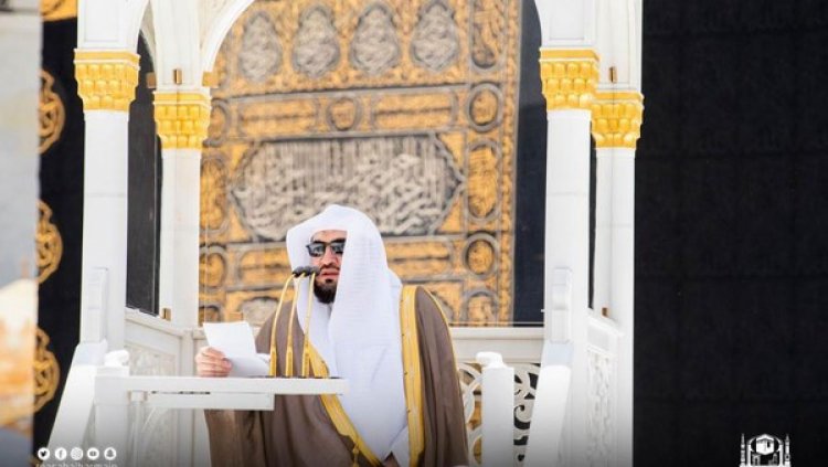 Syeikh Bandar Al Baleelah Khatib Masjidil Haram Diserang Seorang Pria Saat Khotbah