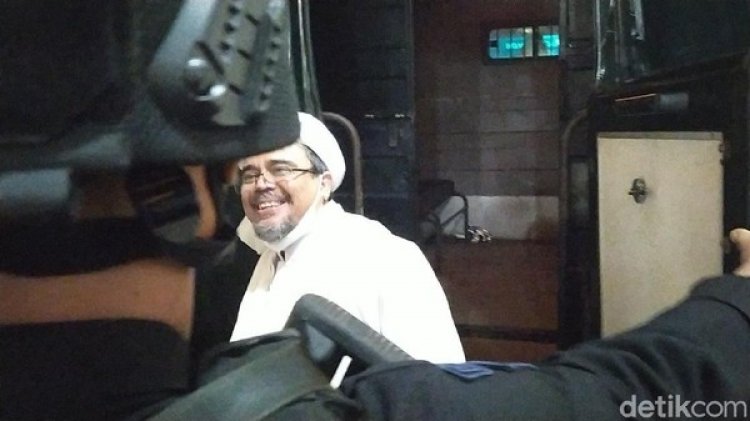 Usai Divonis, Habib Rizieq Senyum Lepas: Waalaikumsalam Warahmatullahi Wabarokatuh, Baik
