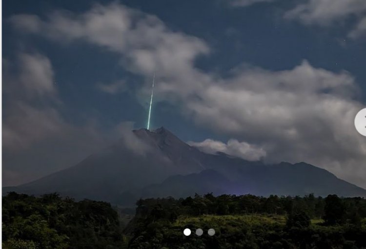 Viral! Kilatan Cahaya Jatuh di Puncak Merapi, Begini Kata BPPTKG