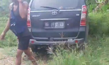 Lakalantas, Minibus Avanza Diduga Tabrak Pengendara Motor di Jalinsum Bungo