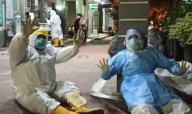 Viral Video Pasien Covid-19 Membludak, Nakes Pun Lesehan di Depan IGD