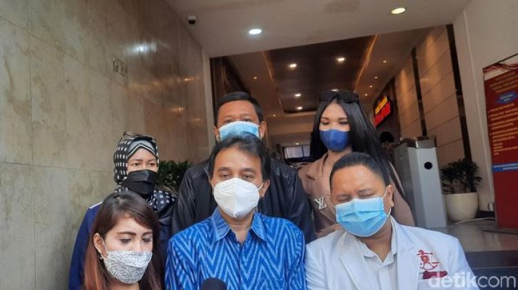 Candaan Eko Kuntadhi-Madzjo Pray Berbuah Petaka, Roy Suryo Ogah Berikan Maaf