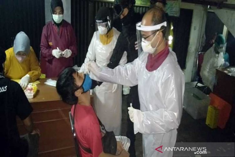 Razia Pasar Ikan Nusukan Solo Tim Gabungan Gelar Tes Antigen: Antisipasi Pedagang Luar Kota