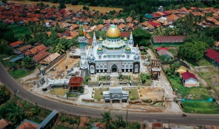 Viral Masjid Megah di Tengah Desa di Kabupaten Muba, Siapa Pendirinya?