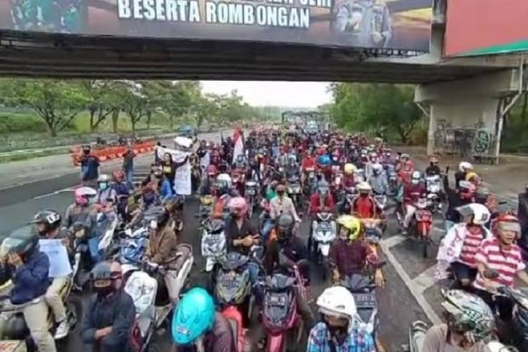 Warga Madura Demonstrasi Akbar di Balai Kota Surabaya, Ini Tuntutannya...