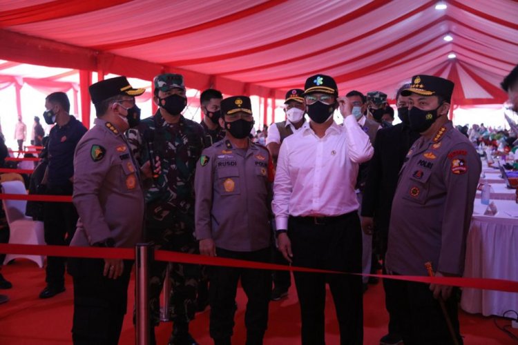 Momen HUT Bhayangkara, Kapolri: Implementasi Program 1 Juta Dosis Perhari, Digelar Vaksinasi Massal Serentak