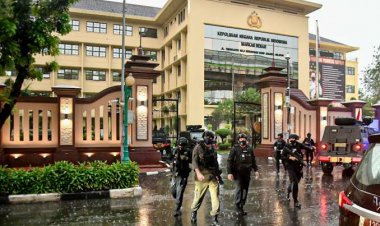 Momen HUT Bhayangkara ke-75, Ada 7 Jenderal Naik Pangkat