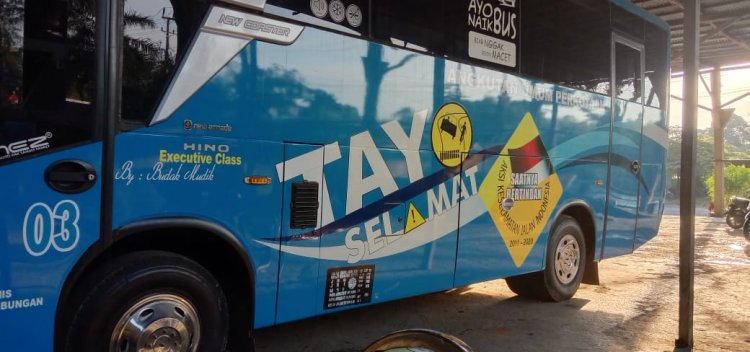 Waduh, Bus Dinas Perhubungan Merangin Parkir Berbulan-bulan di Cucian Mobil, Kadis Malah Bilang Begini