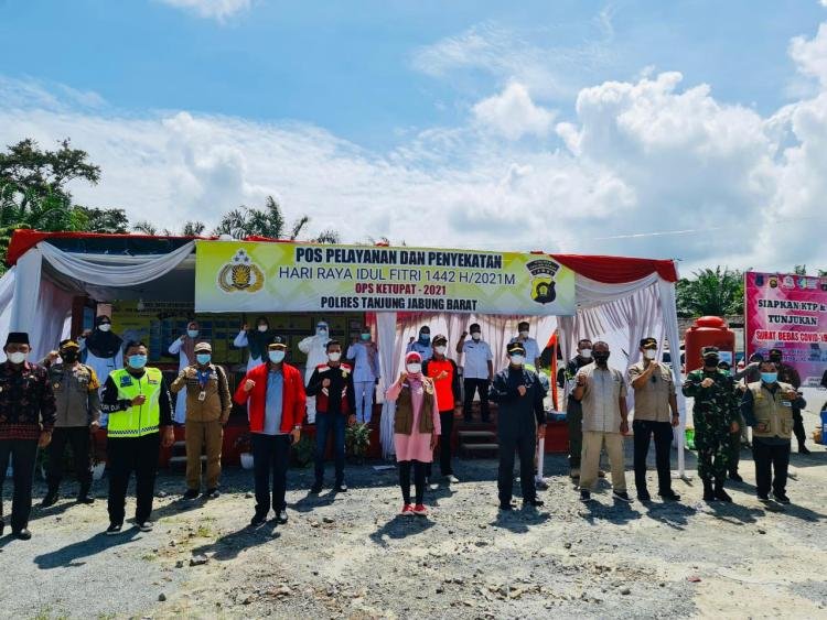 Pj Gubernur Jambi Tinjau Pos Penyekatan Arus Mudik di Batas Jambi-Riau