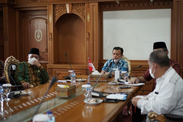 Rapat Perdana Bersama OPD, Gubernur Al Haris Tekankan Hal Ini