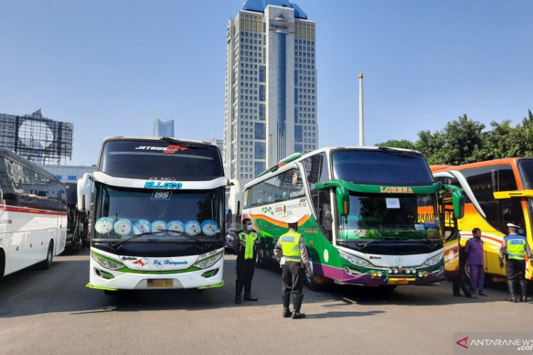 Amankan 36 Bus Langgar PPKM Darurat, Polda Metro: Masih ada Saja Oknum Memalsukan PCR, Kartu Vaksin, Swab Antigen!