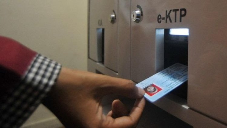 Viral Fotokopi e-KTP Persulit Vaksinasi, Tretan Muslim: Darurat Woy! Kok Harus Fotokopi, Halo @KemenkesRI