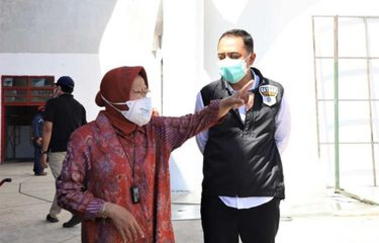 Ada Pungli Saat Sidak Penyaluran Bansos Tunai, Risma Bujuk Korban Ungkap Pelakunya