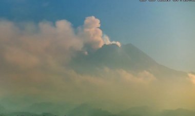 Hujan Abu Landa Sejumlah Wilayah di Lereng Gunung Merapi