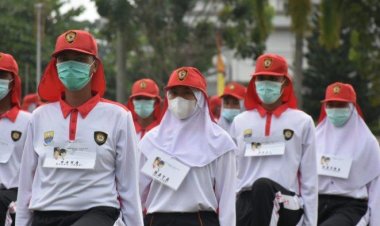 Tetap Patuhi Prokes, Tim Paskibraka Latihan di Bawah Terik Panas Matahari