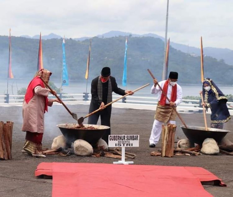 Gelar Memasak Rendang Serentak, Buya Mahyeldi: Berharap "Randang" Ditetapkan Warisan Budaya Tak Benda Dunia 