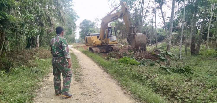 Pra TMMD ke-112 Kodim 0416/Bute Lakukan Pembentukan Badan Jalan 10,2 KM