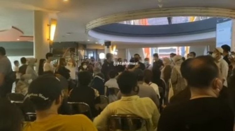 Viral! Antrian Vaksinasi Pfizer di Mal Citos Ribut, Begini Kronologi Versi Panitia