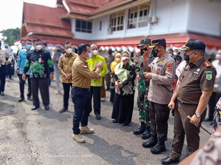 Gubernur Jambi Acungi Jempol Kinerja Bupati Bungo Jemput Bola Vaksinasi Covid-19