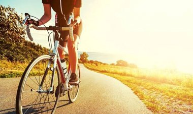 Pesepeda Wanita Ini Tabrak Pohon Hingga Tewas, Polisi: Kecelakaan di Km 0 Puncak Jalan Turunan