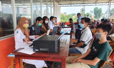 Tinjau Vaksinasi Massal di STKIP Muhammadiyah Bungo-Jambi, Kapolres Bungo: Vaksinasi Juga Diperuntukkan Pelajar